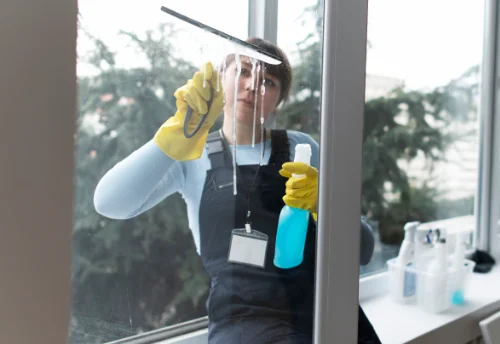 Nettoyage de vitres intérieures et extérieures à Chabris